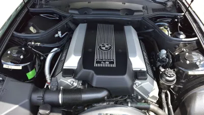 Roadster V8